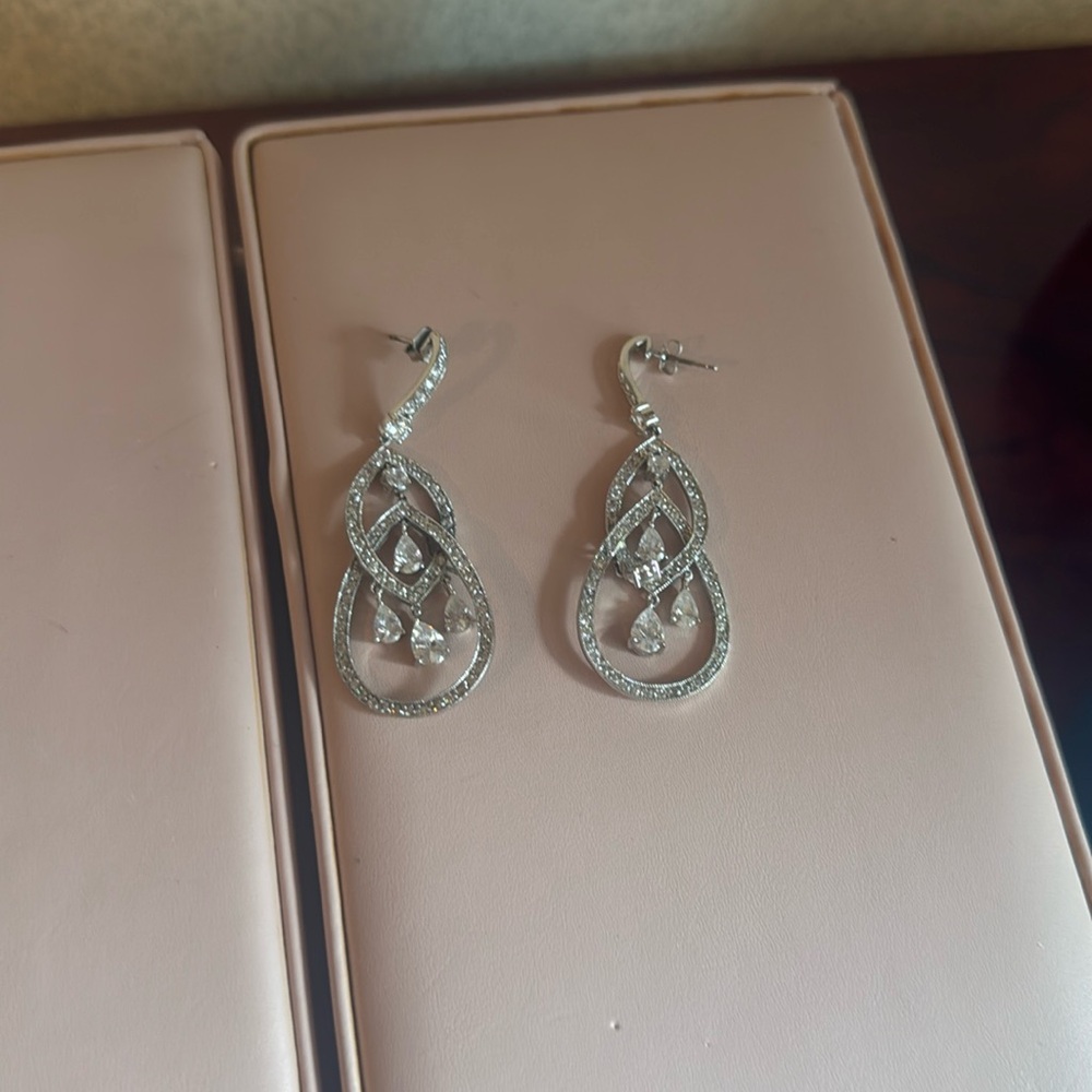Chandelier earrings